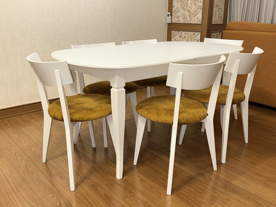 Кухонный стол со стульями б/у CARA