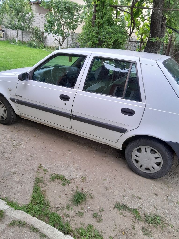 Dacia Solenza an fabricație 2003 ,24000 km,foarte  bine întreținută.