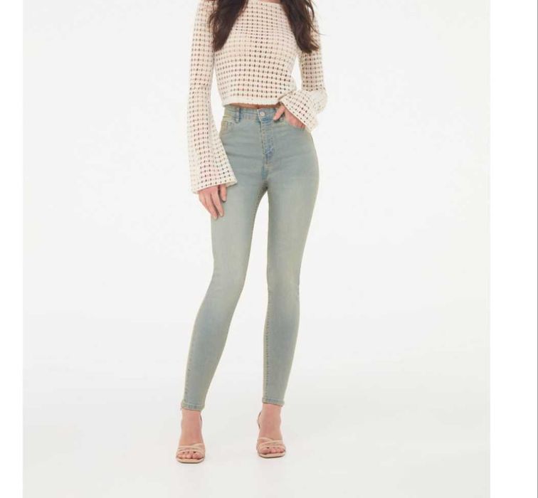 Blugi skinny noi cu etichetă XS Terranova