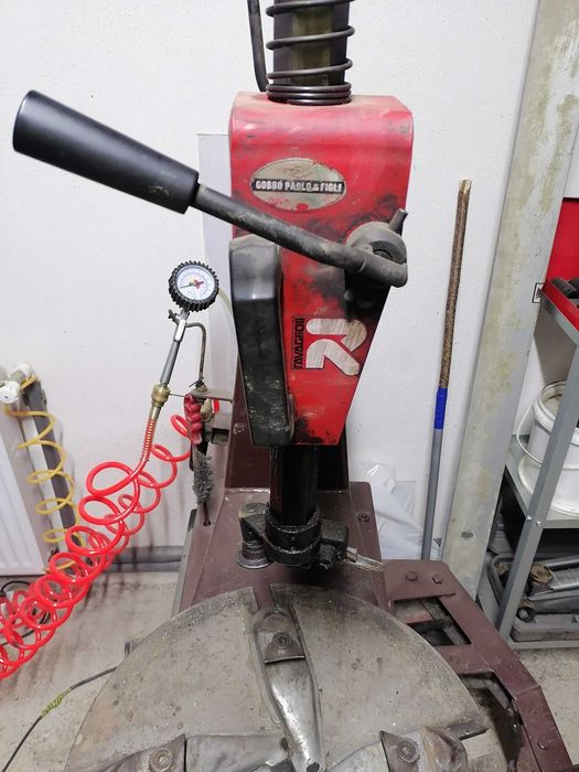 Mașină dejantat roti