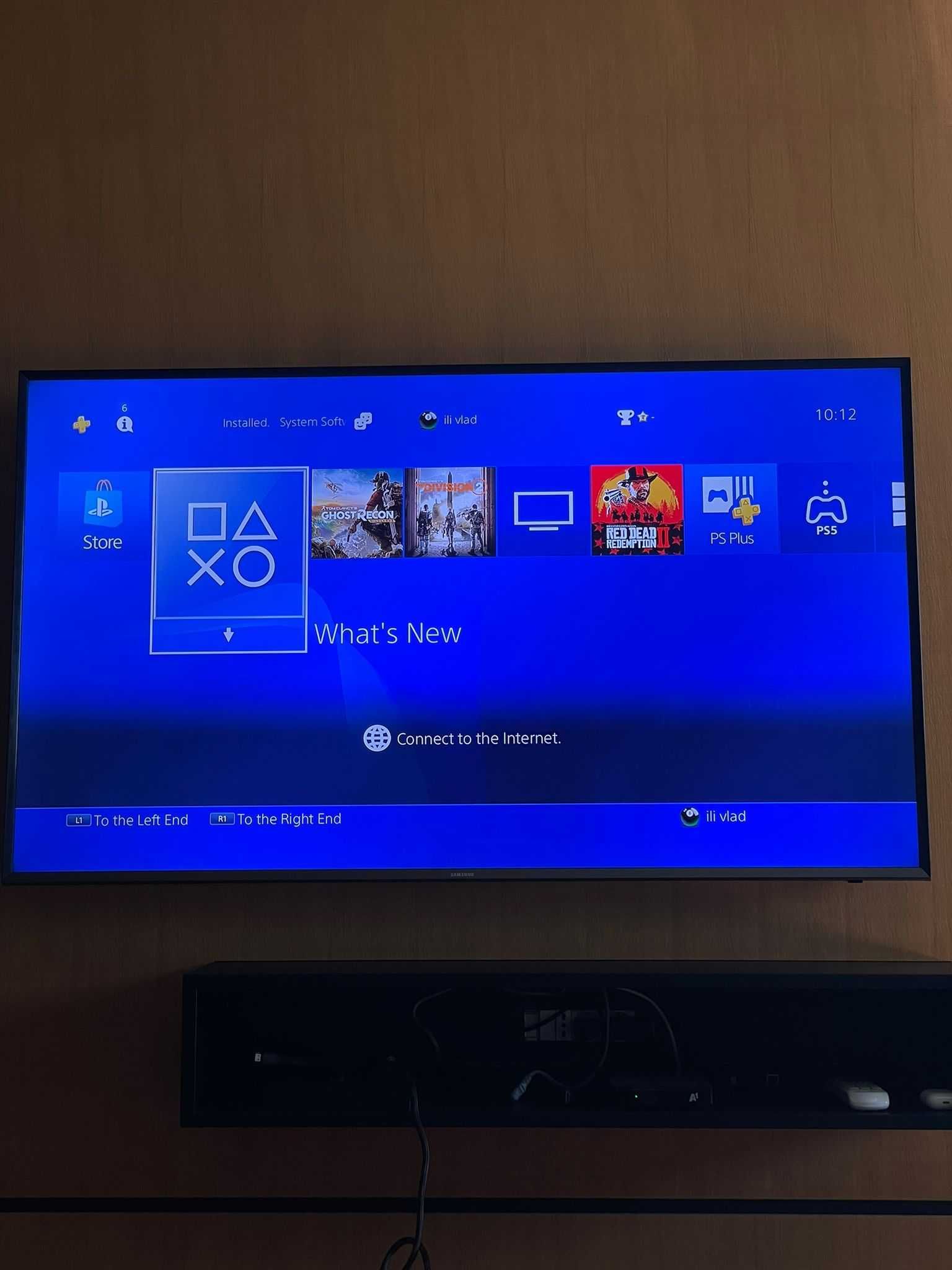 PlayStation 4 500 GB + 2 джойстика + 12 игри