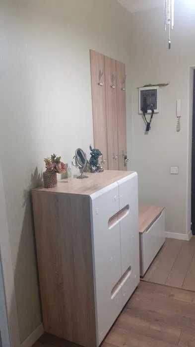 Продам белорусскую прихожую ЛЕОНАРДО