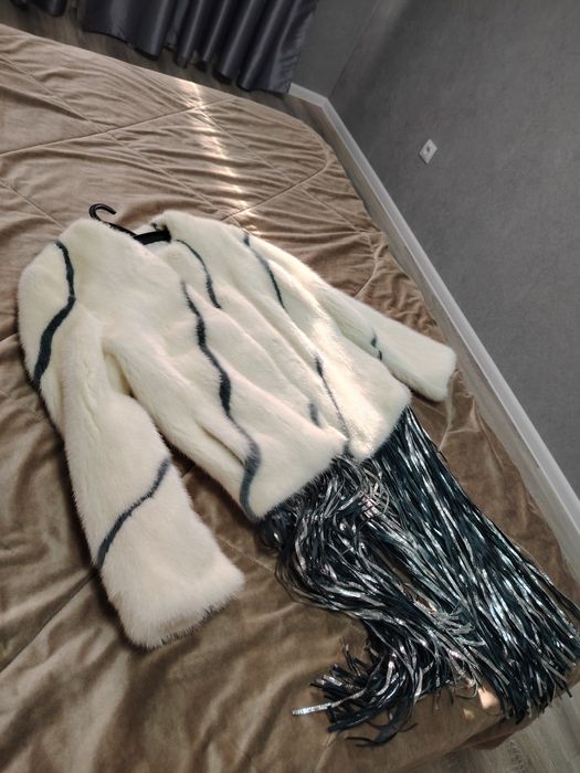 Продам новую норковую шубу. Авто леди