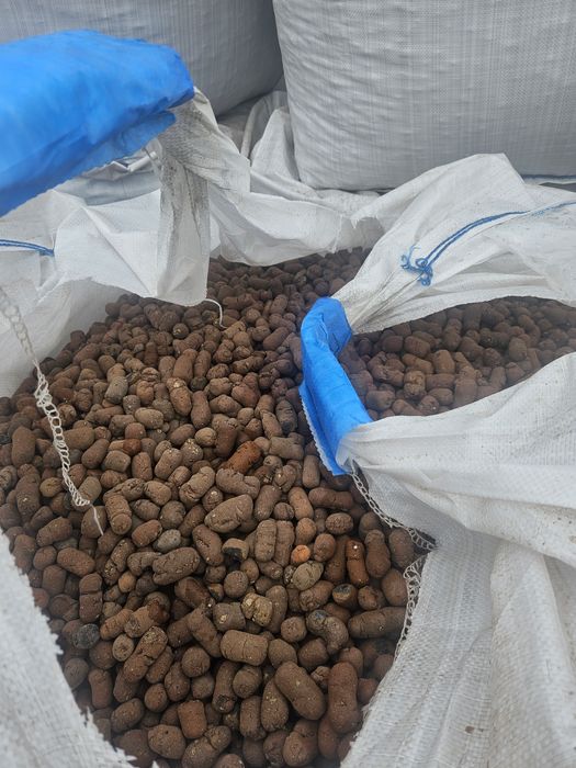 Продам керамзит в бигбегах  стропилы  и доска обрезная