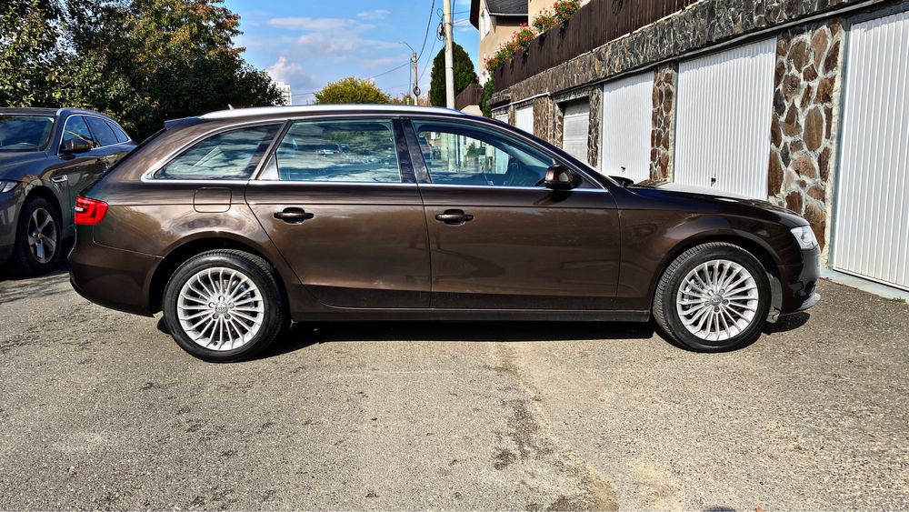 Vand Audi A4 2013 2.0tdi bixenon navigatie inc scaune carlig pdc