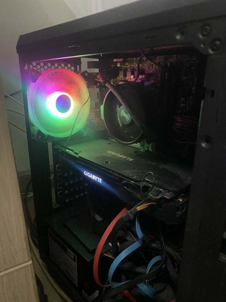 PC GAMING Ryzen 5 3600 cu RTX 2060 6GB 16gb ram + casti aqirys altair