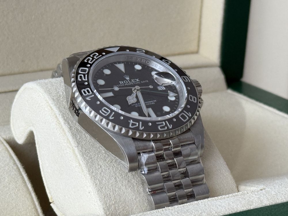 Часы Rolex GMT-Master II «Bruce Wayne»