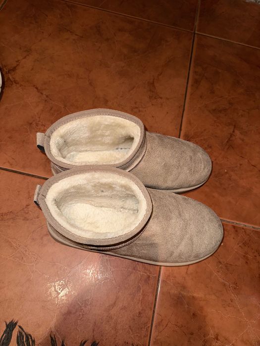 Ботуши бежови нови