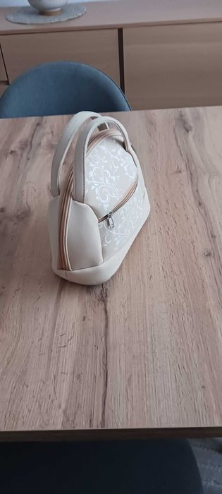 Чанта за козметика