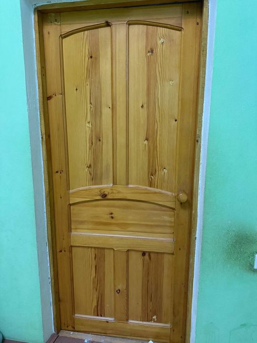 Eshik derazalar sotiladi holati zor