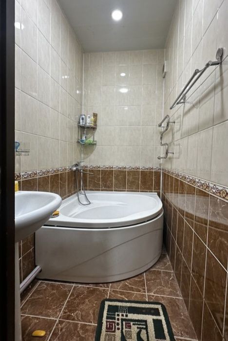 Продается 3/5/5 Корасу4 с мебелью