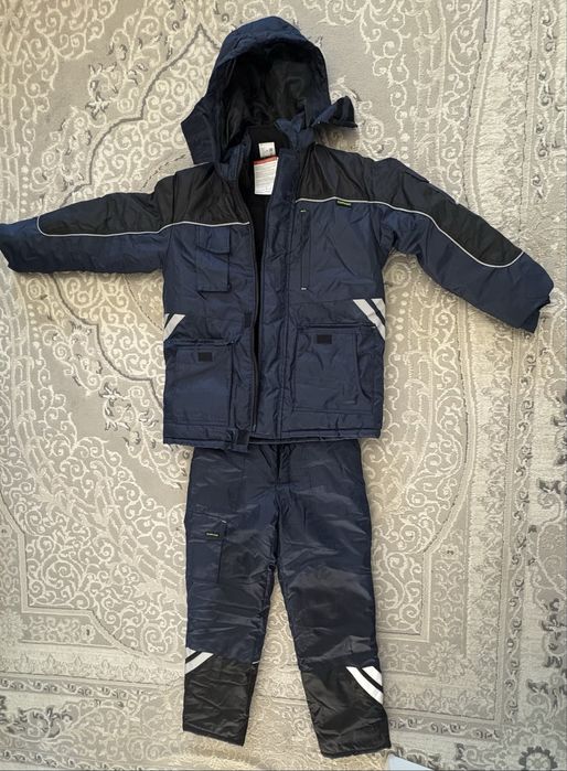 Продам новую спецовку. Цена 25000 тенге