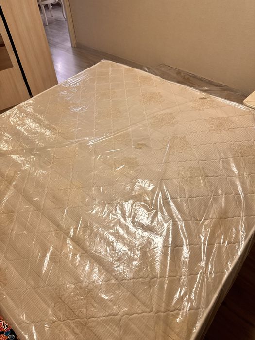 Матрас,в хорошем состоянии