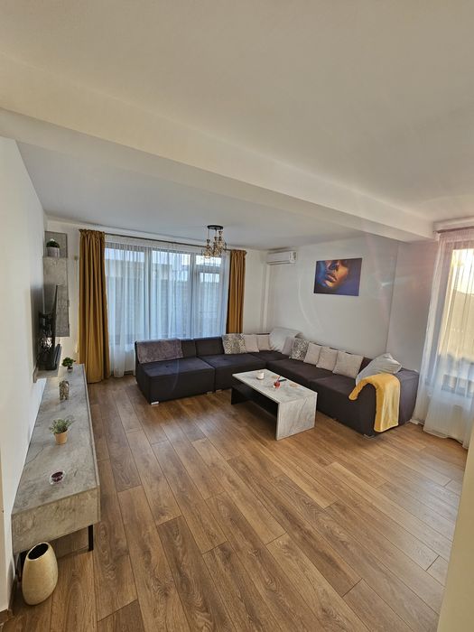 Canapea si mobilier living/sufragerie