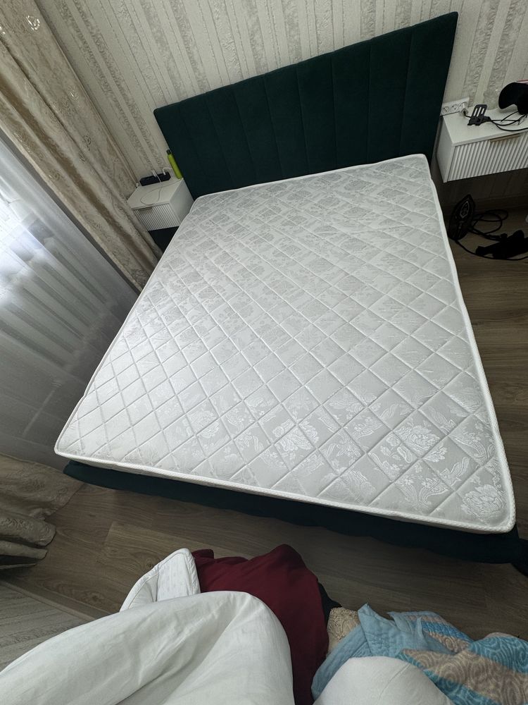 Продам матрас ,почти в новом состоянии