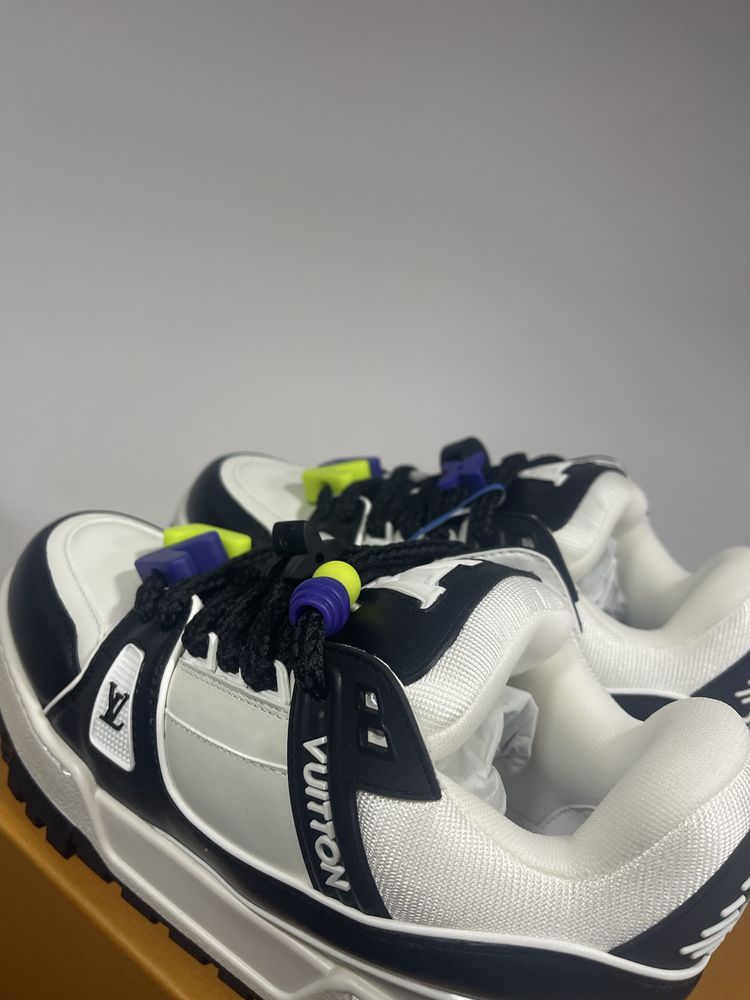 Louis Vuitton Trainer Maxi Black White