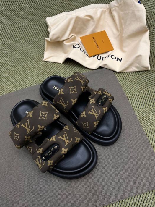 Papuci Louis Vuitton