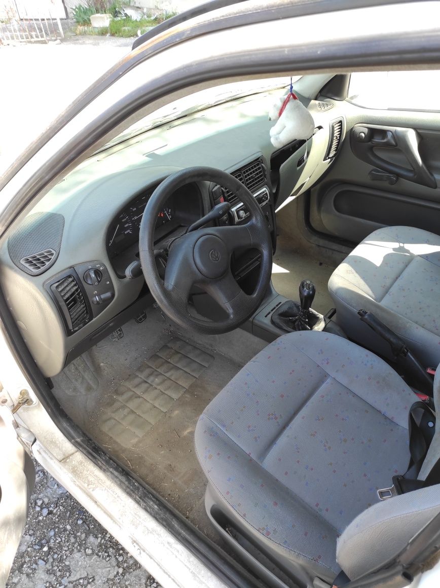Продавам на части VW POLO 1.0 1997г.