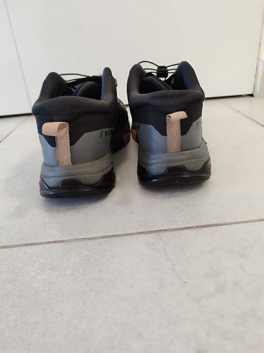 Vând URGENT și NEGOCIABIL pantofi sport ORIGINALI Salomon, dama, 39