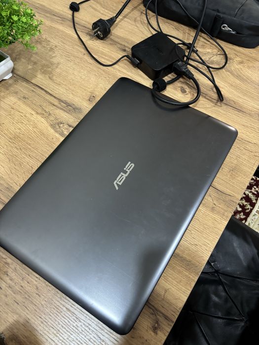 Ноутбук Asus Sonic master