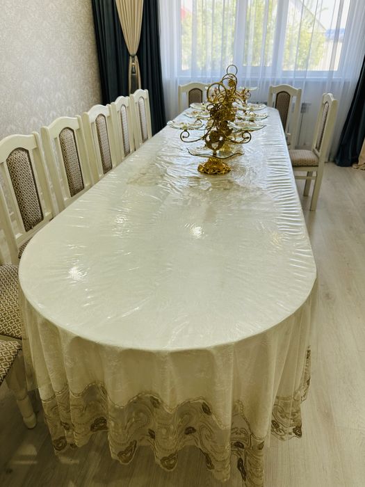 Продается стол со стульми