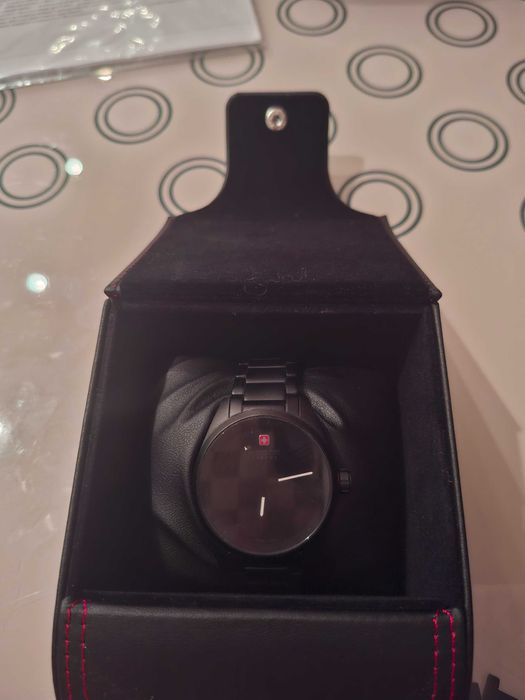 Продавам часовник!