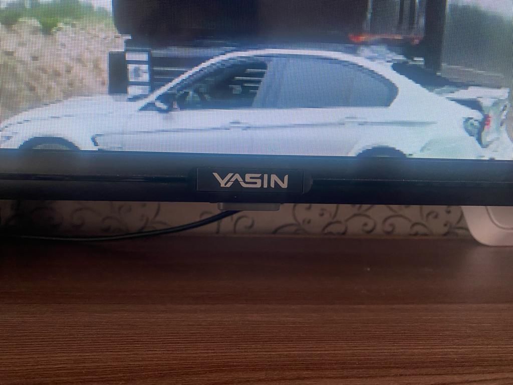 Продам Smart TV YASIN