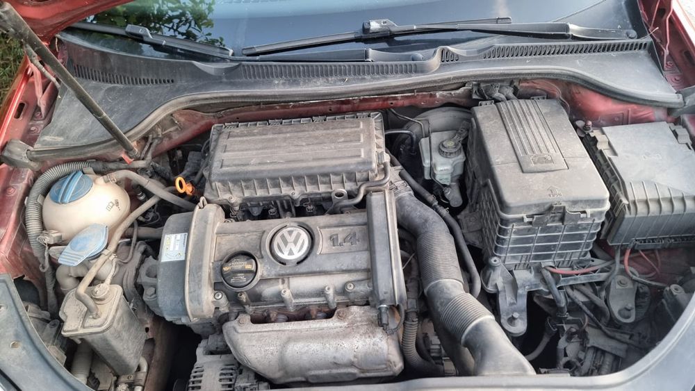 Vând VW Golf 5 1.4