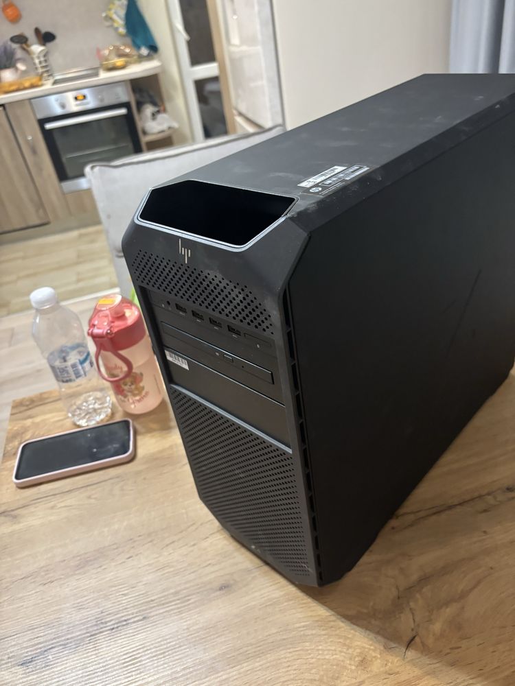 Геймърски компютър HP Z4