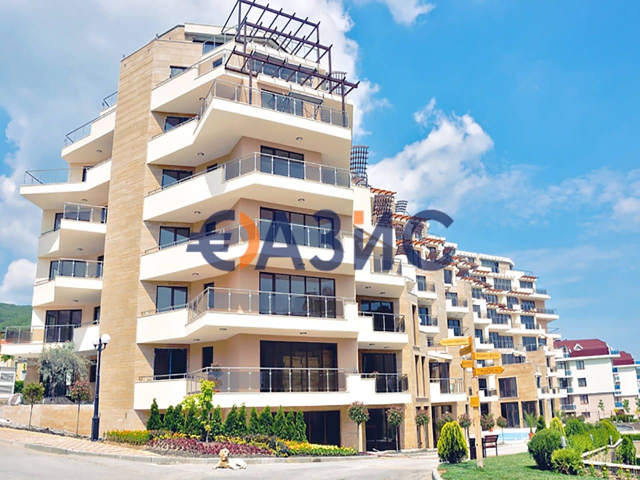 Продава се Двустаен апартамент в Свети Влас - 75 кв.м за 1187 €/кв.м - Снимка #12