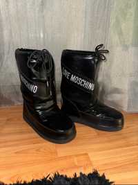 Vand Moon boots Love Moschino