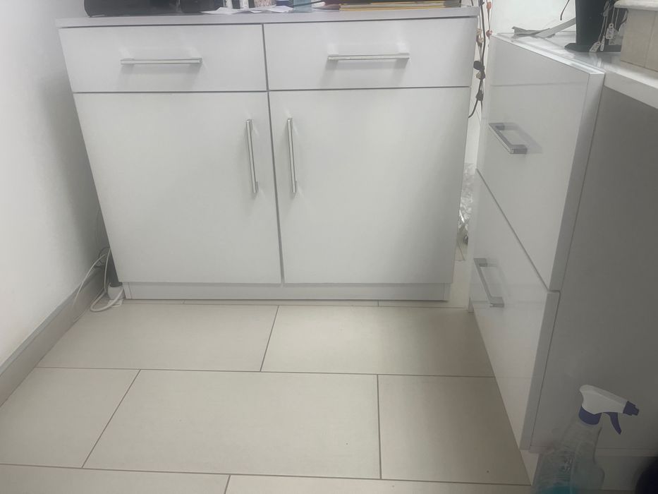 шкафове и витрини