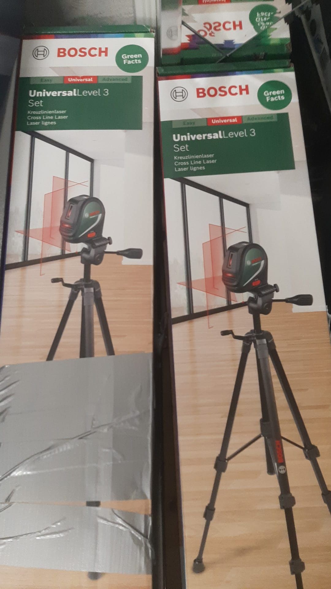 Lasere cu trepied Bosch.