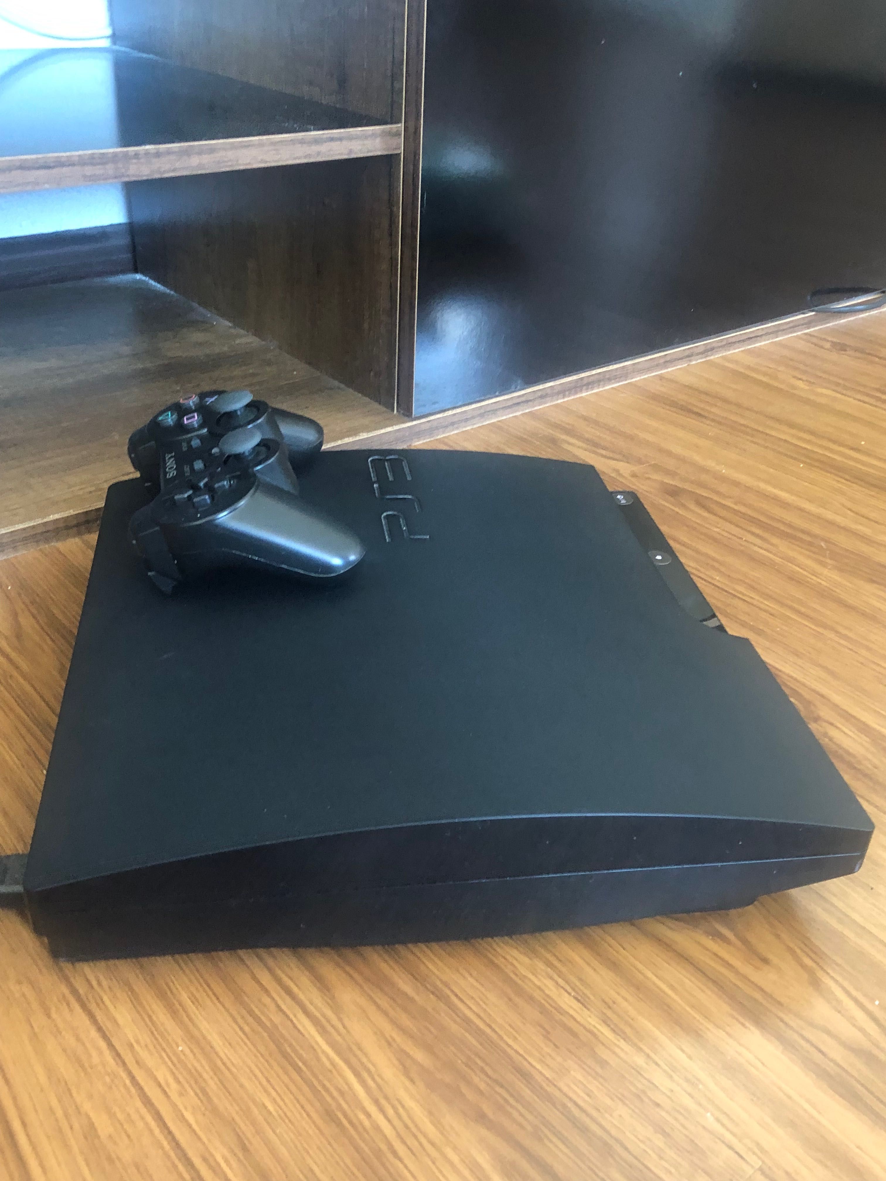 Продавам PlayStation 3