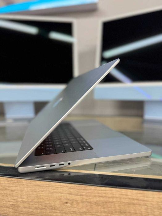 MacBook Pro M1 Pro 16" 32/512