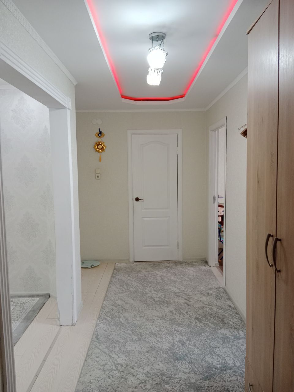 Срочно продам трёшку в 9 мкр.!