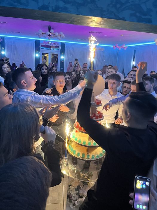 Tort de shoturi de inchiriat. 80 de shoturi. 250 de lei