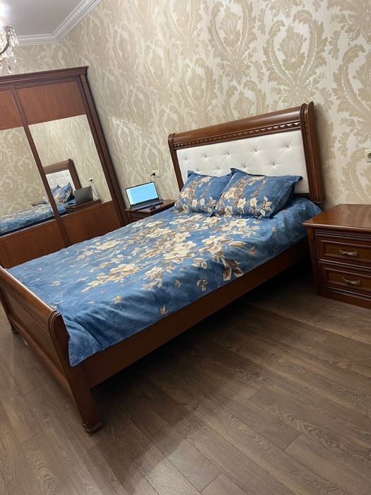 Продам спальный гарнитур