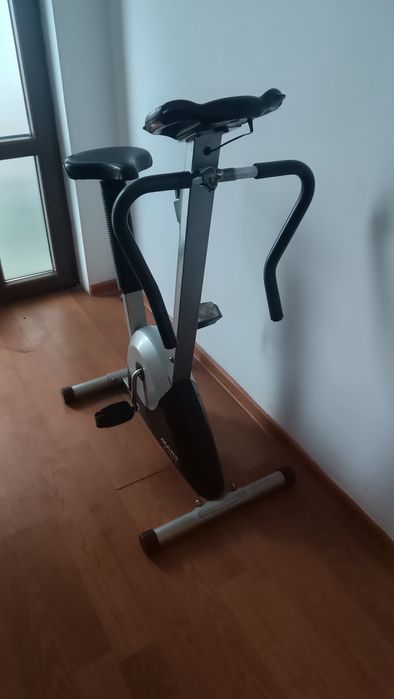 Bicicleta fitness de. Camera