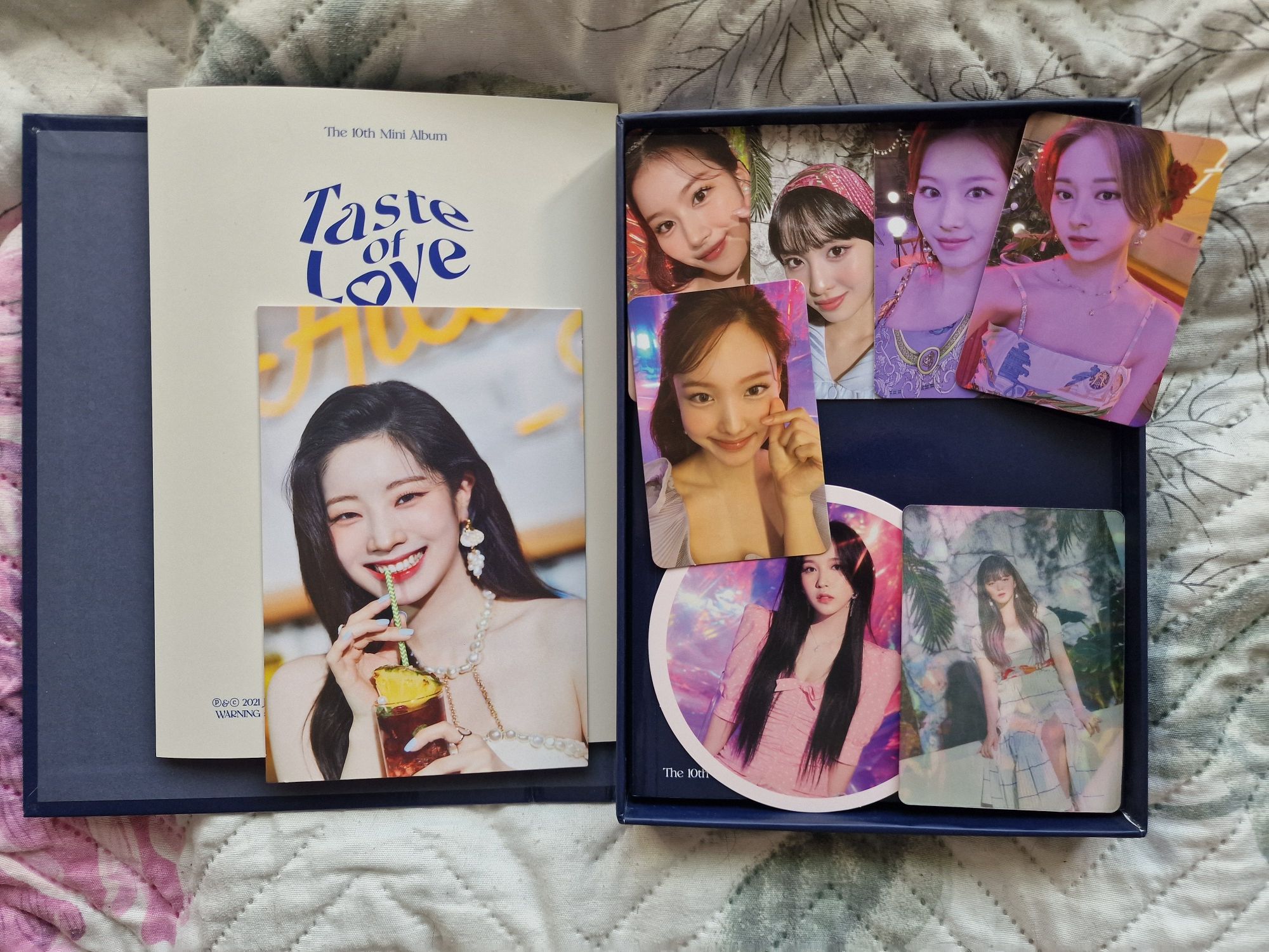 TWICE "Taste Of Love" Албум