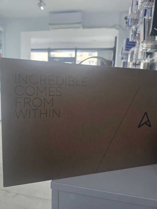 Asus UX5304M! Sigilat