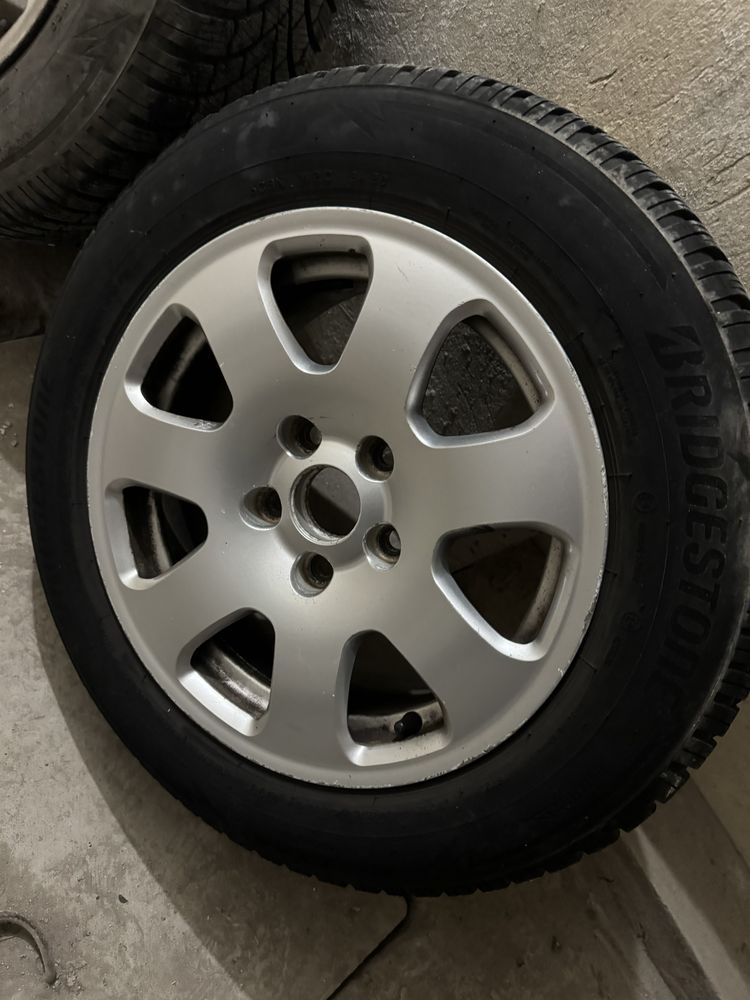 Зимни гуми с джанти Bridgestone