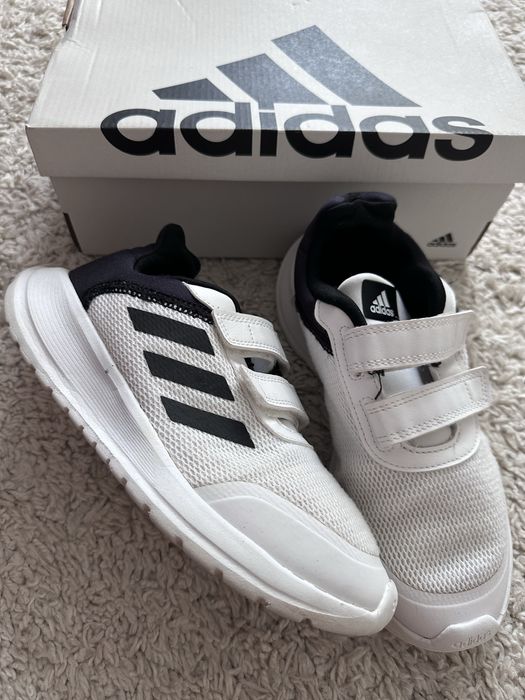 Продам кроссовки Adidas