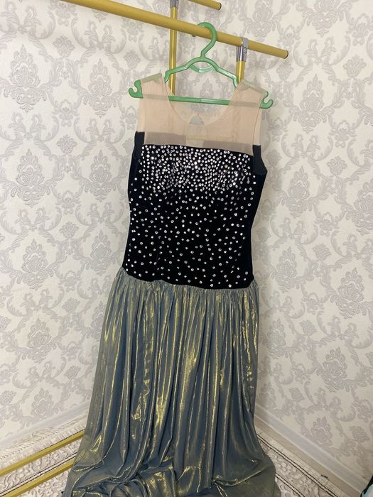 Koylak vecherni toylarga uzun bolib turadi perchatkasi va uzun romoli