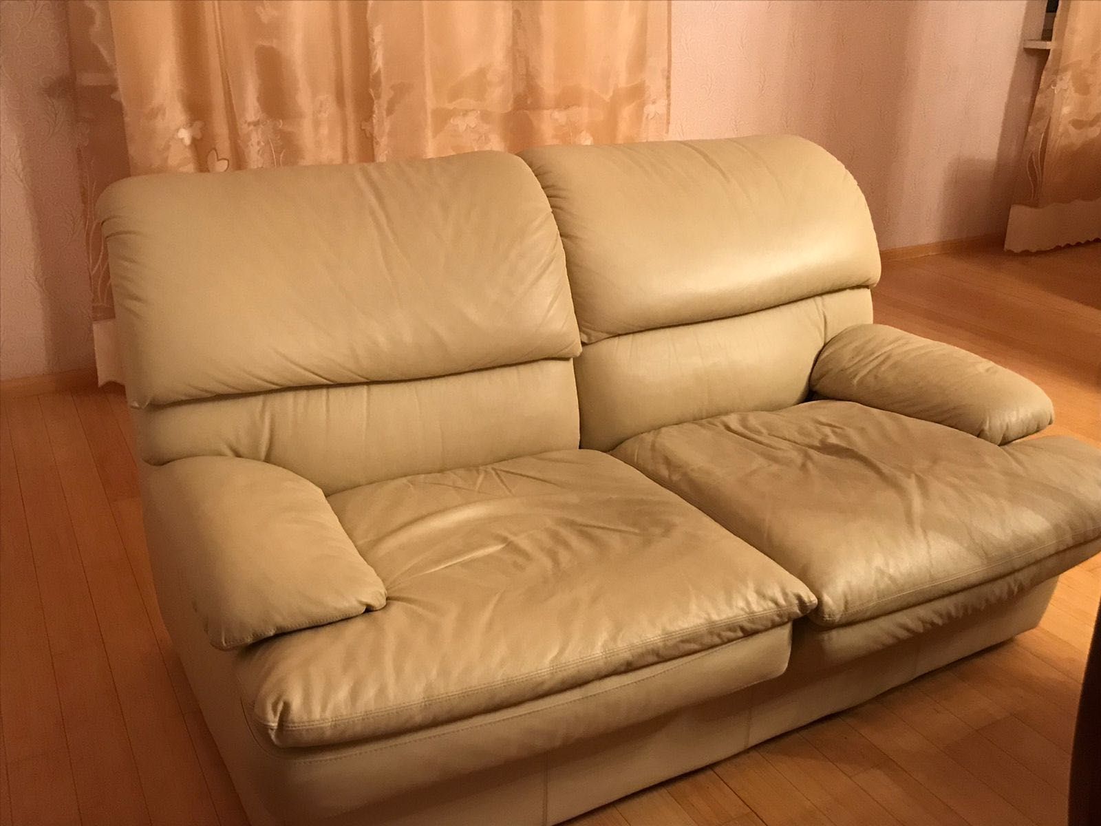 Комплект кожаных диванов и кресла 3+2+1. Элитный производитель, Италия