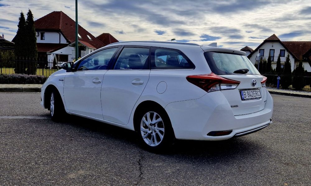 Toyota Auris 1.8 VVT-i Hybrid