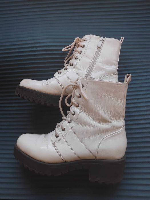 Бели дамски ботуши / боти, 39 номер