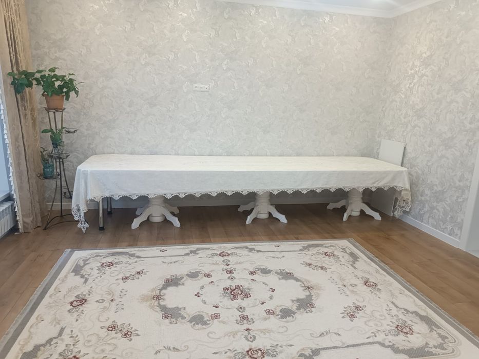 Продам стол гостевой