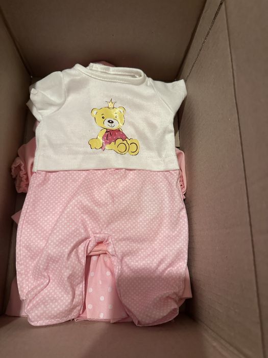 Bebelus cu 3 schimburi de haine 40