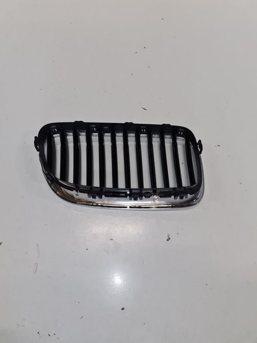 Grila bară fata stanga șofer BMW seria 5 F10 F11 / cod-51137200727 OEM